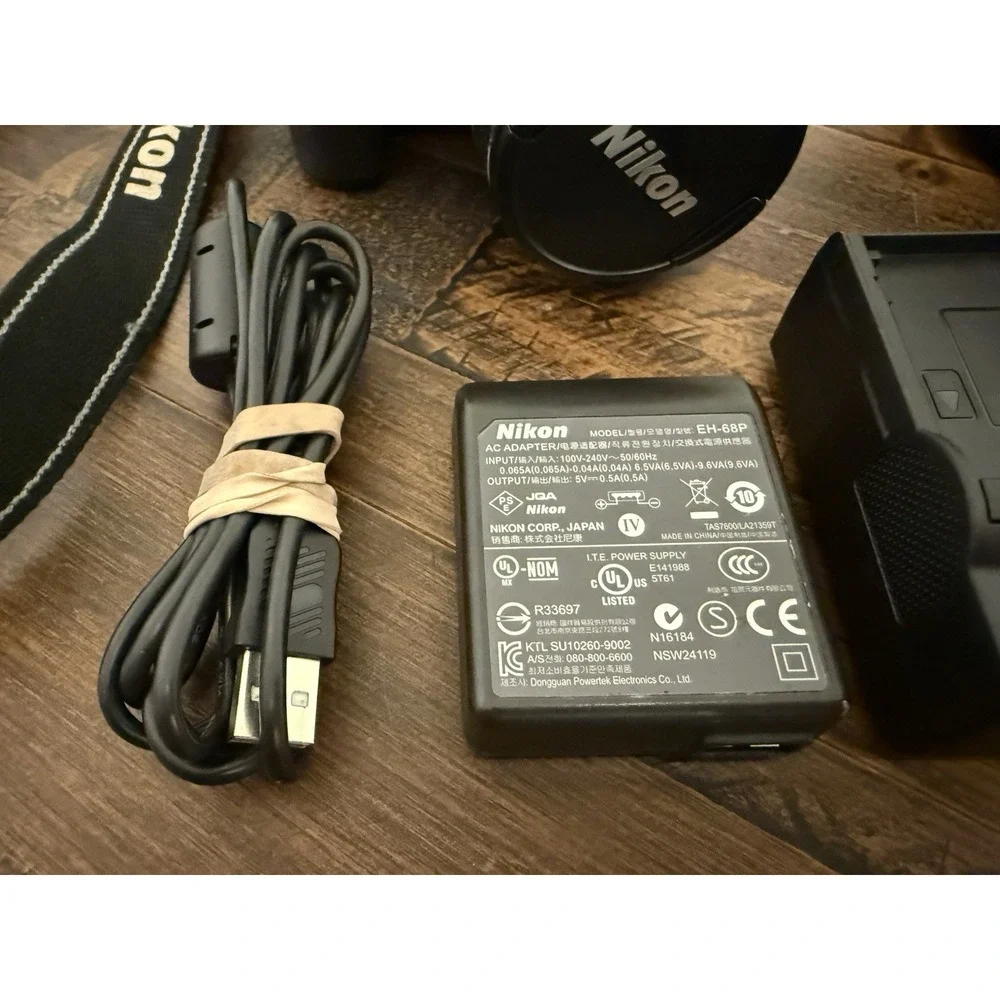 Nikon Coolpix P100 Camera 10.3MP 26x Opt Zoom w/ 2 Batteries Charger Cord Case